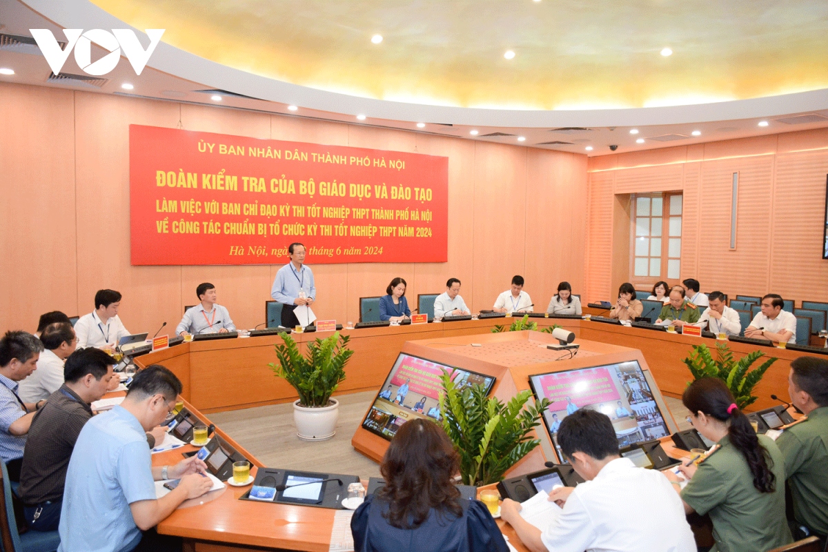 Bộ Giáo dục và Đào tạo kiểm tra chuẩn bị thi tốt nghiệp tại Hà Nội