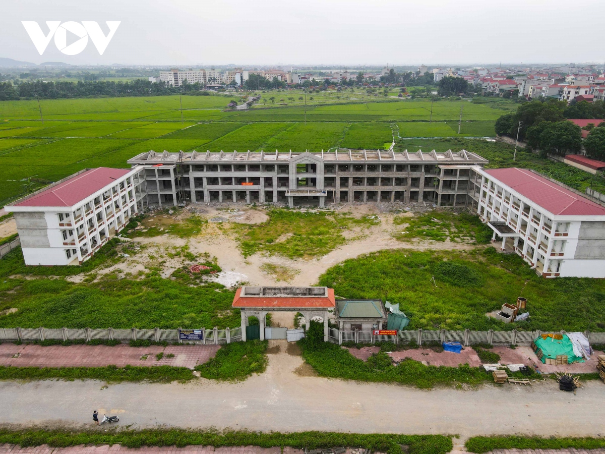 Cận cảnh Trường Tiểu học Đông Phong số 2 ở Bắc Ninh nằm phơi nắng, phơi mưa