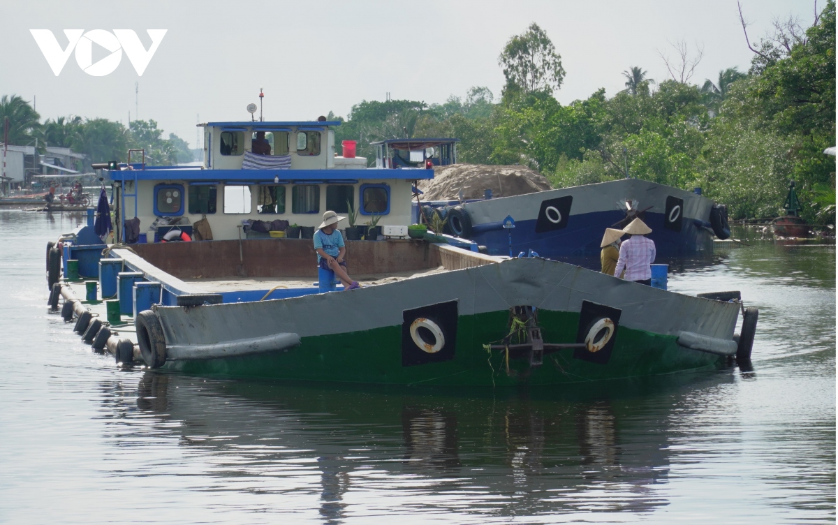 Cát biển để làm cao tốc về tới Cà Mau