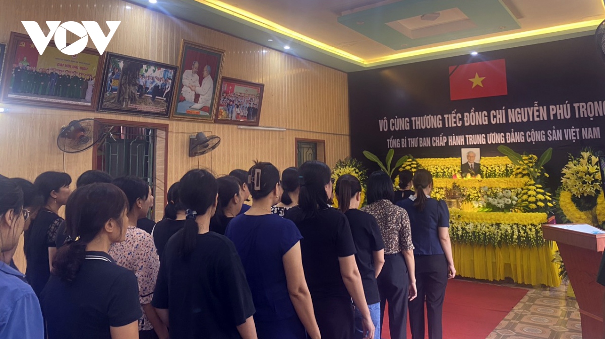 Người dân làng Thượng Điện (Hải Phòng) lập bàn thờ viếng Tổng Bí thư Nguyễn Phú Trọng