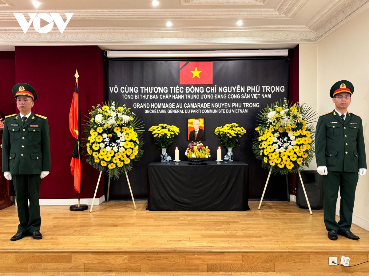 Lễ viếng và mở sổ tang tưởng nhớ Tổng Bí thư Nguyễn Phú Trọng tại Pháp