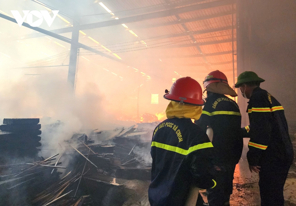 Cháy tại công ty gỗ ở Bình Định thiệt hại hơn 2,8 tỷ đồng