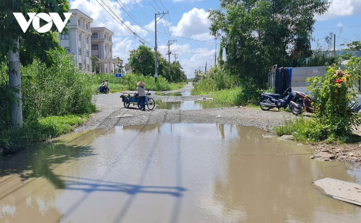 Tuyến đường ở thành phố Cà Mau hư hỏng nhiều năm, không được nâng cấp