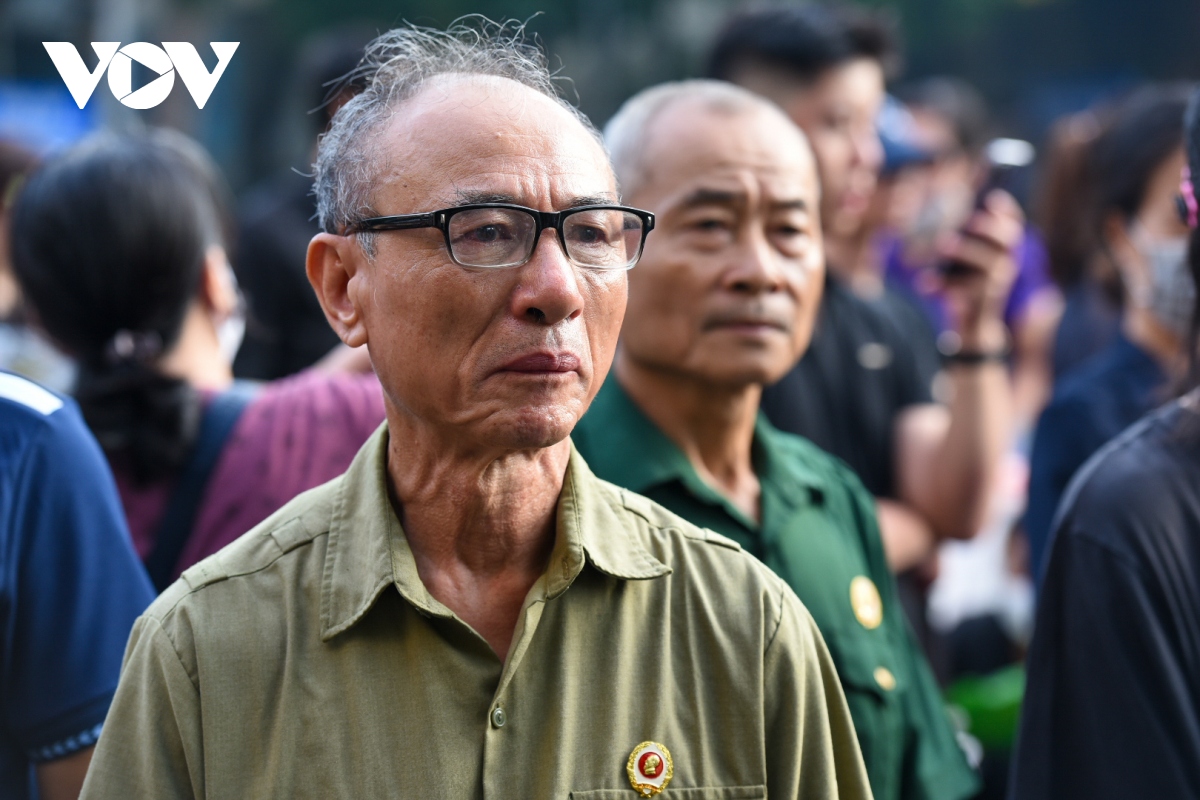 Trực trào nước mắt trong lễ viếng Tổng Bí thư Nguyễn Phú Trọng