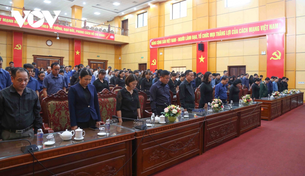 Cán bộ, nhân dân Bắc Kạn, Cao Bằng dành phút mặc niệm Tổng Bí thư Nguyễn Phú Trọng