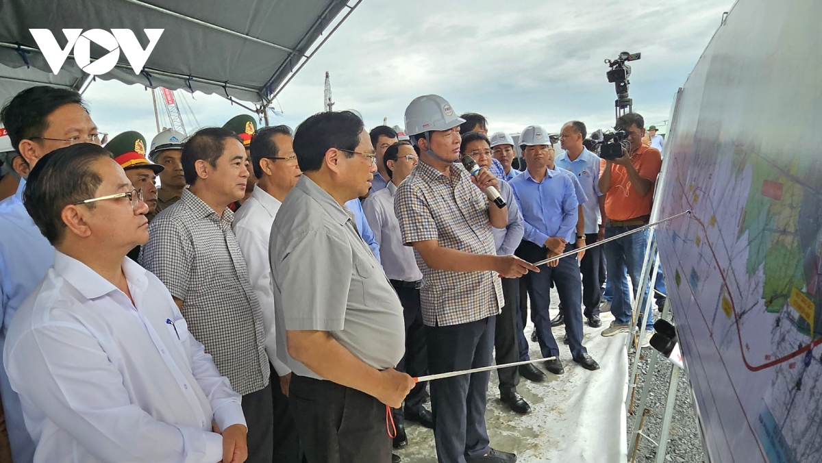 Thủ tướng kiểm tra tình hình triển khai tuyến cao tốc Châu Đốc-Cần Thơ-Sóc Trăng