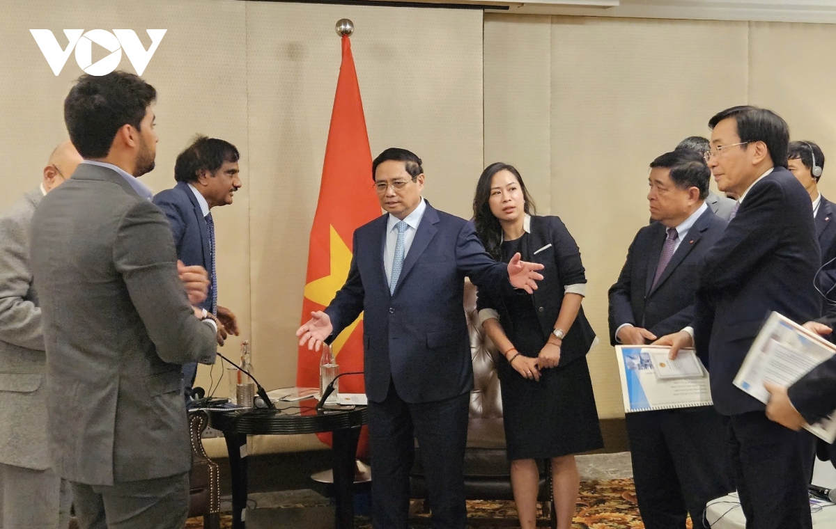 Thủ tướng Phạm Minh Chính tiếp lãnh đạo các tập đoàn hàng đầu của Ấn Độ