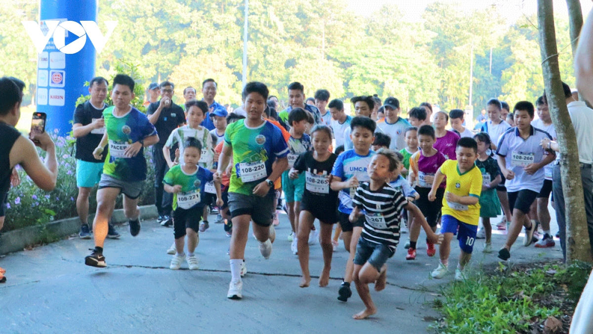 Giải chạy vì cộng đồng: 500 trái tim đồng lòng vì tương lai con công nhân khó khăn