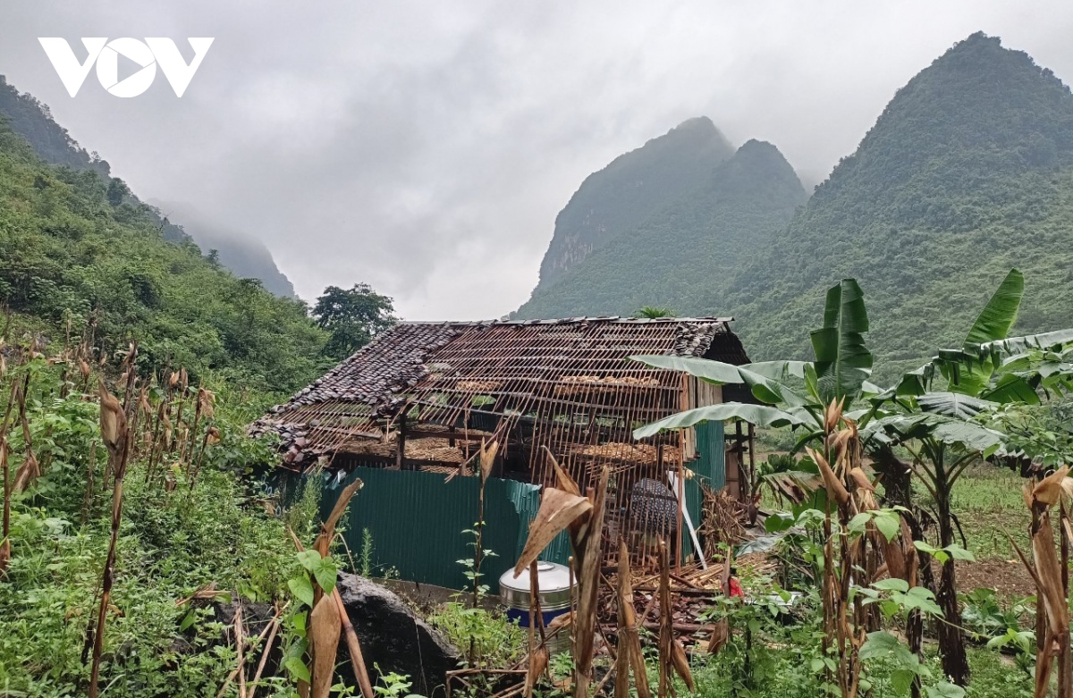 2 người thương vong do lở đá trong đêm ở Cao Bằng