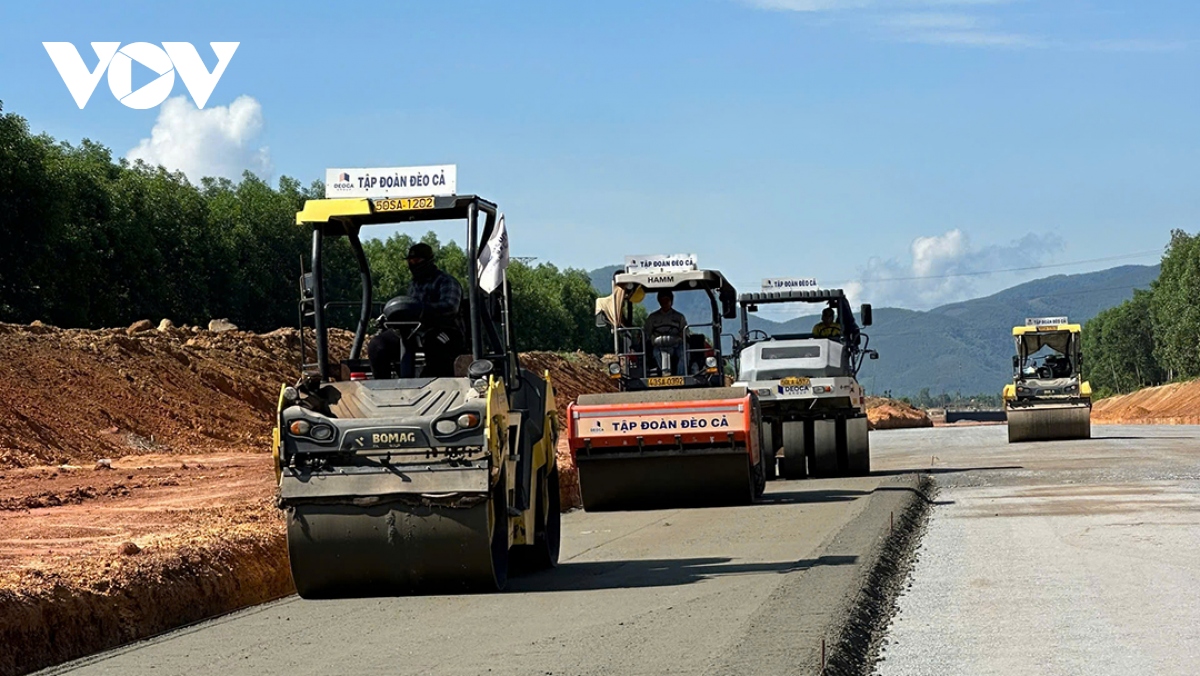 Đẩy nhanh tiến độ thi công cao tốc Quảng Ngãi- Hoài Nhơn