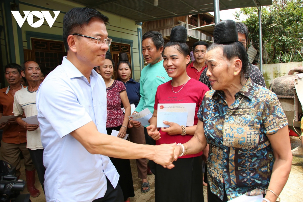 Phó Thủ tướng Lê Thành Long kiểm tra công tác khắc phục hậu quả mưa lũ tại Sơn La