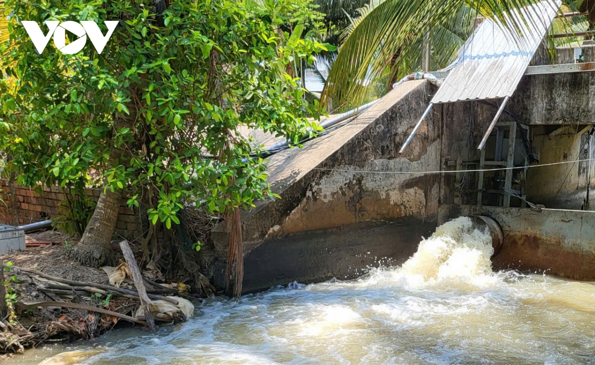 Hậu Giang triển khai nhiều biện pháp chủ động ứng phó lũ nội đồng