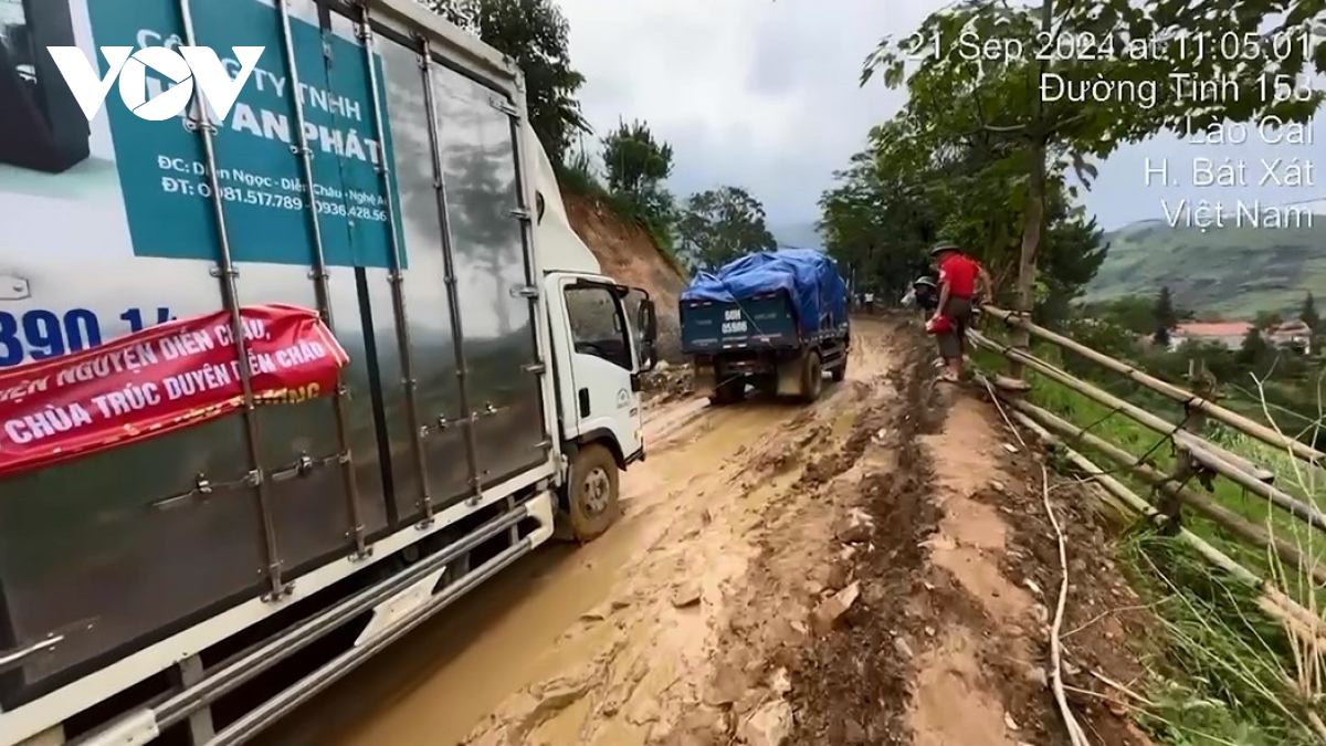 Gian nan những chuyến xe “0 đồng” đến vùng lũ khó khăn nhất ở Lào Cai