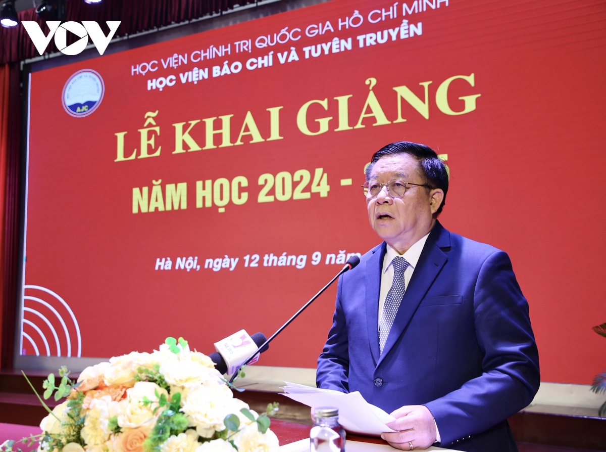 Ông Nguyễn Trọng Nghĩa dự lễ khai giảng tại Học viện Báo chí và Tuyên truyền